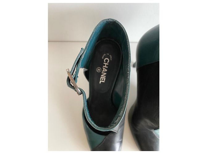 Décolleté in pelle bicolore Chanel Nero Verde scuro - vista 10