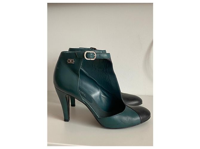 Décolleté in pelle bicolore Chanel Nero Verde scuro - vista 2