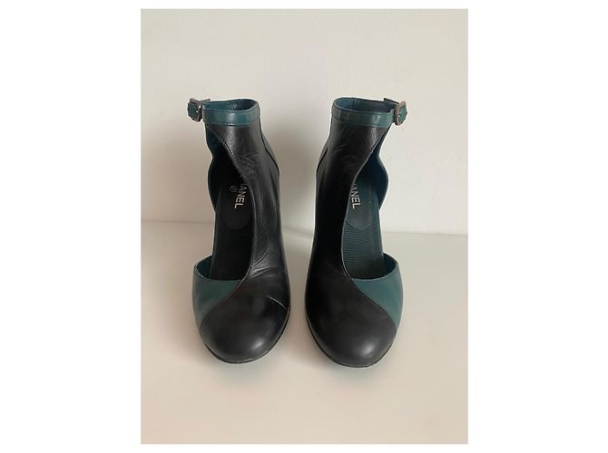 Décolleté in pelle bicolore Chanel Nero Verde scuro - vista 4