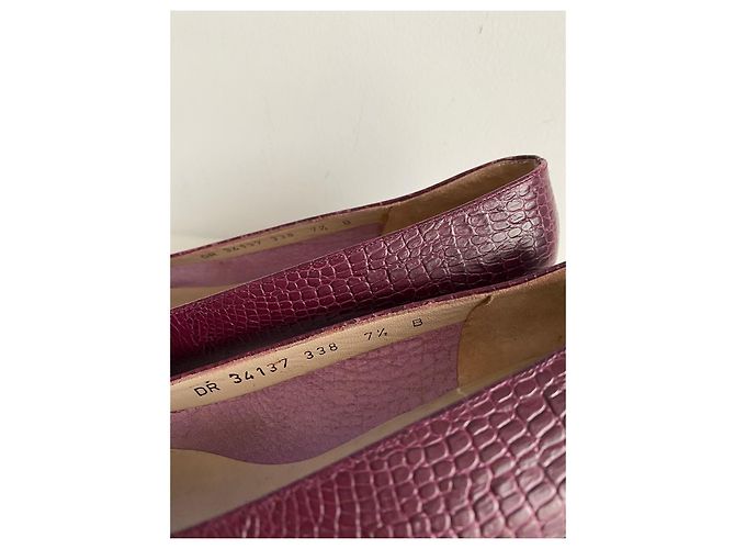 Salvatore Ferragamo Bordeauxfarbene Lederpumps mit Vara-Schleife - Ansicht 4