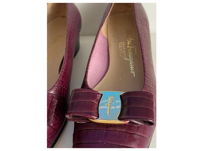 Salvatore Ferragamo Bordeauxfarbene Lederpumps mit Vara-Schleife - Ansicht 5