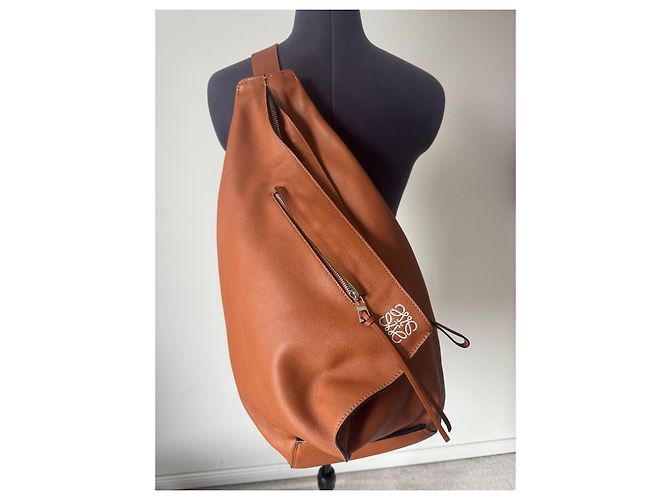 Borsa a tracolla Anton di LOEWE Marrone - vista 3