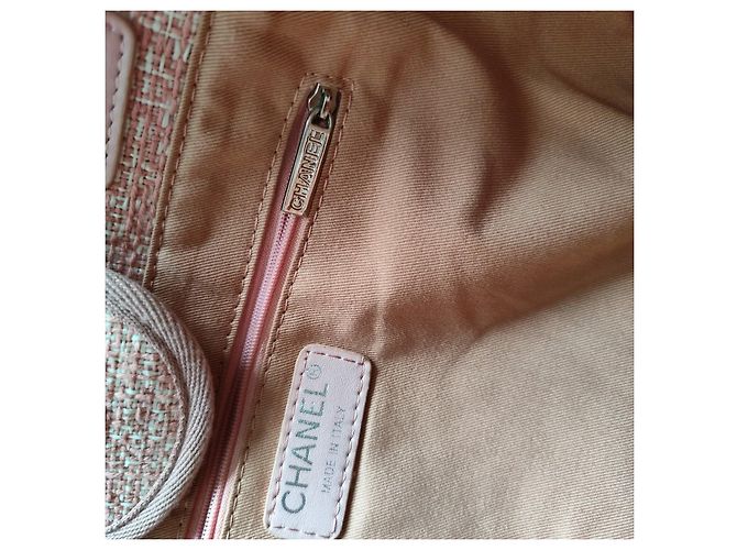 Borsa tote Chanel Deauville in tweed rosa e bianco - vista 5