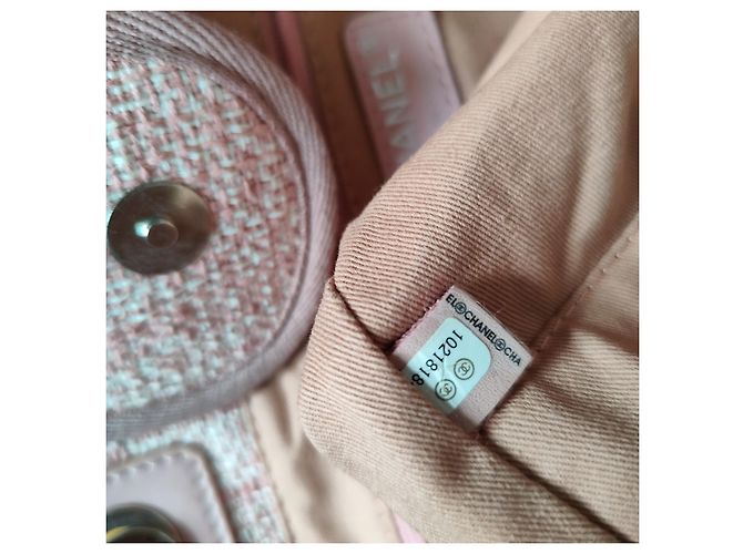 Borsa tote Chanel Deauville in tweed rosa e bianco - vista 6