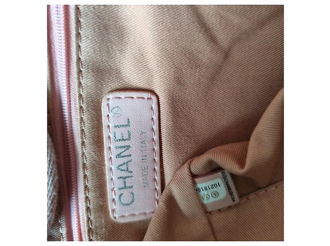Borsa tote Chanel Deauville in tweed rosa e bianco - vista 7