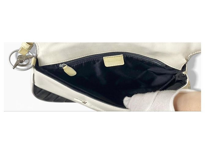 Christian Dior Borsa Saddle Cadillac Montaigne Dior SS 2001 ultra rara nera bianca rossa Nero Argento Bianco Rosso Multicolore Beige Crudo Metallico - vista 12