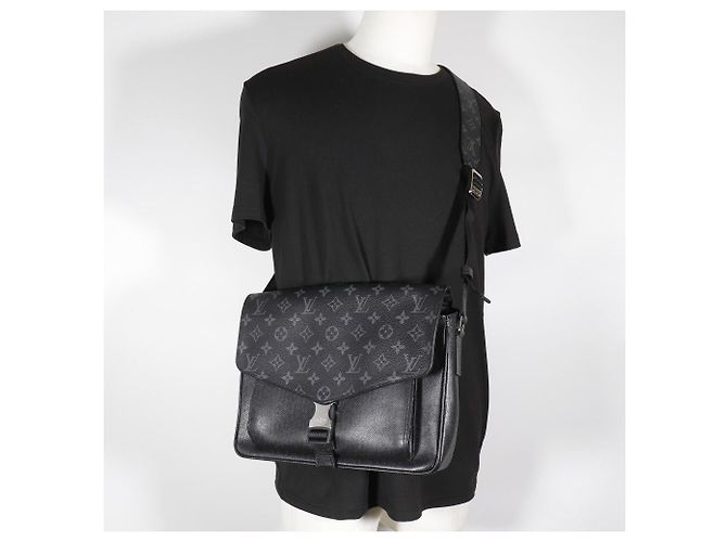 Borsa Messenger Monogram Taigarama Louis Vuitton Nero - vista 11