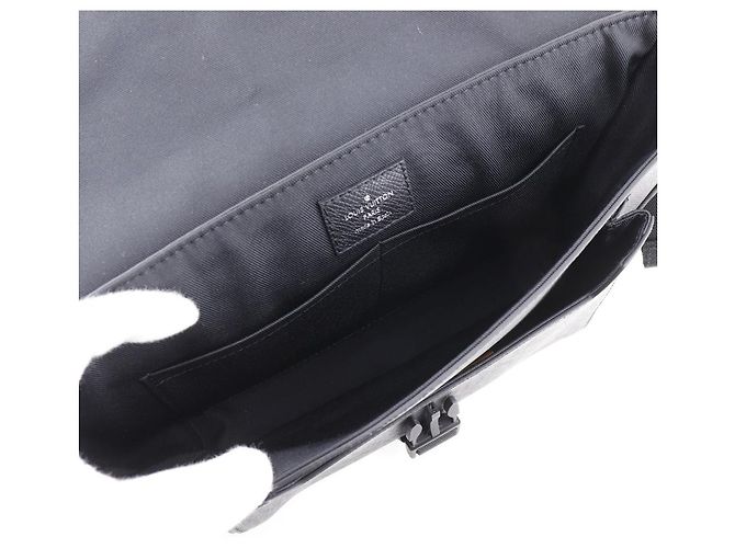 Borsa Messenger Monogram Taigarama Louis Vuitton Nero - vista 6