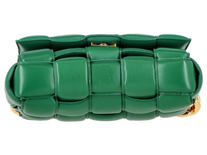 Borsa a Spalla Padded Cassette in Pelle Verde di Bottega Veneta - vista 2