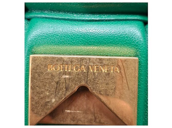 Borsa a Spalla Padded Cassette in Pelle Verde di Bottega Veneta - vista 8