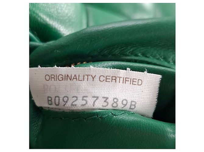 Borsa a Spalla Padded Cassette in Pelle Verde di Bottega Veneta - vista 9