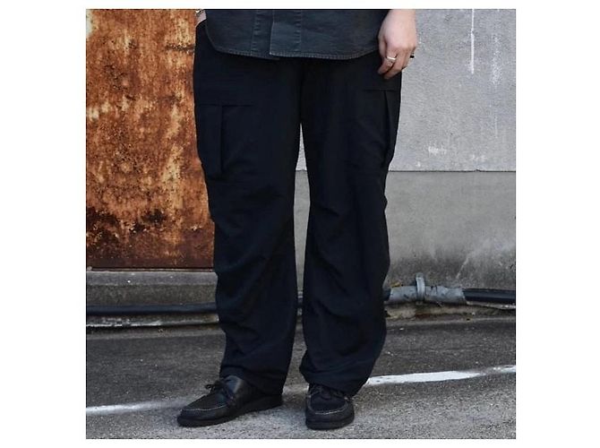 Autre Marque CARGO-HOSEN AUS POLYESTER MIT N.HOOLYWOOD COMPILE GÜRTEL Schwarz - Ansicht 3