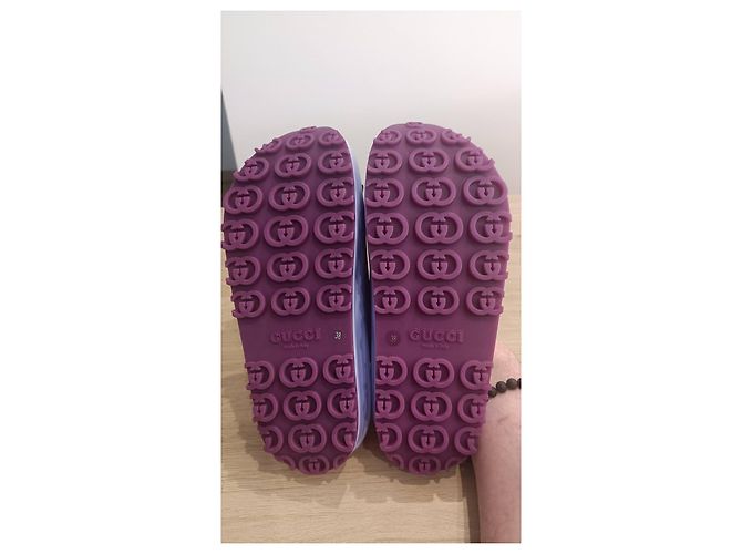 Mule Gucci Miami in gomma rosa - vista 3