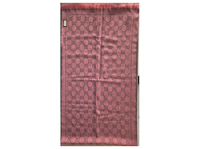 Sciarpa Gucci GG Marmont. Rosa Grigio - vista 3