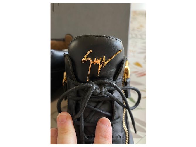 Giuseppe Zanotti High-Top-Sneaker aus schwarzem Leder - Ansicht 2