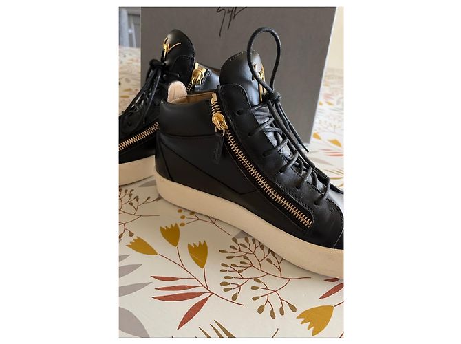 Giuseppe Zanotti High-Top-Sneaker aus schwarzem Leder - Ansicht 3