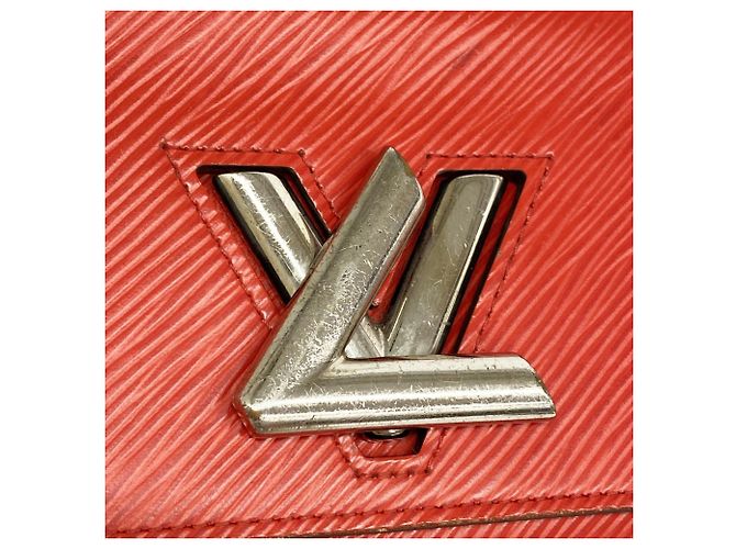 Cartera Larga Twist Epi Louis Vuitton Roja - vista 7