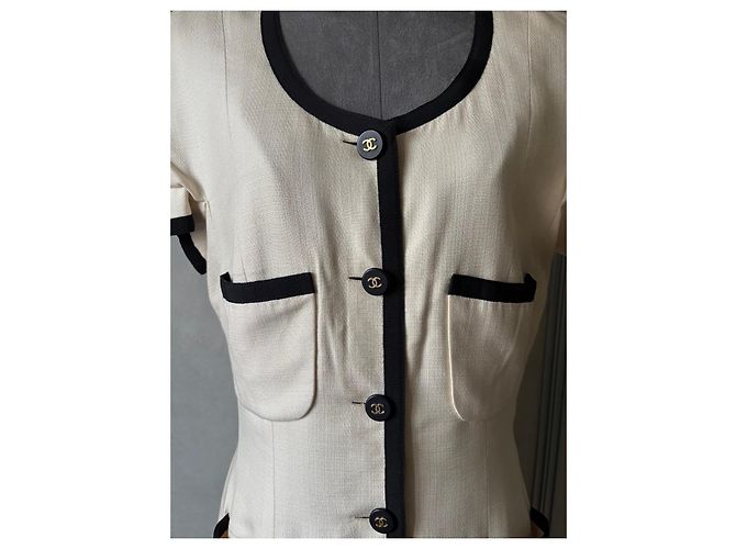 Vestido Chanel Crema de Seda y Viscosa con Botones Logo CC Crudo - vista 3
