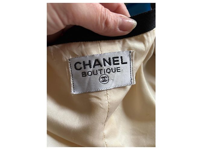Vestido Chanel Crema de Seda y Viscosa con Botones Logo CC Crudo - vista 8
