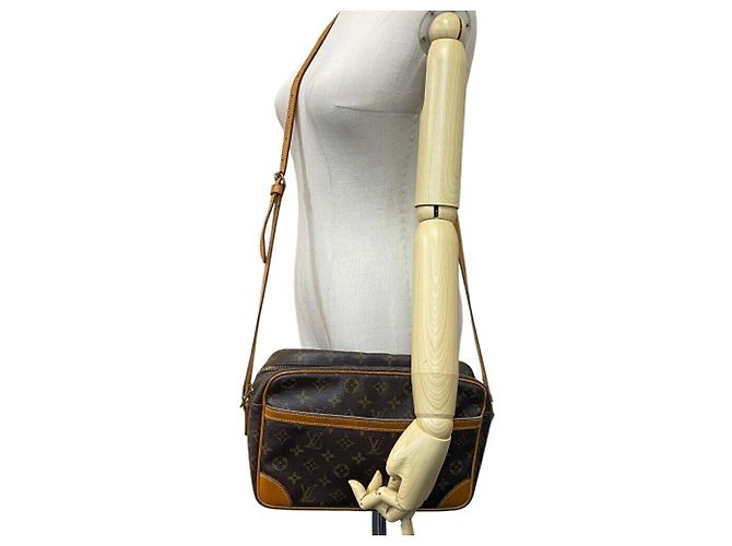 Borsa a Spalla Trocadero Louis Vuitton Marrone - vista 7