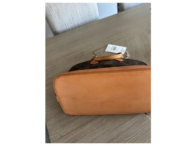 Louis Vuitton Alma Handtasche aus braunem Leder - Ansicht 8