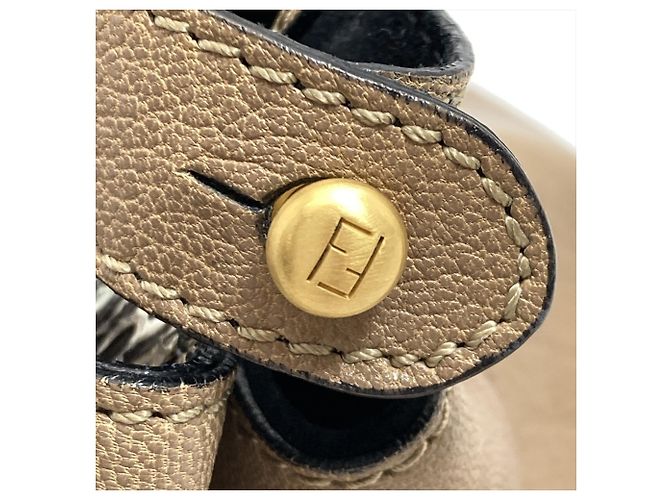 Borsa Peekaboo Medium di Fendi Cammello - vista 8