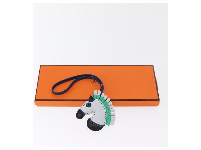 Hermès HERMES ZZ Camayil Anjomilo Charm Leder Hellblau Auth ka1731M - Ansicht 12