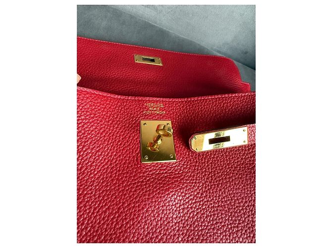 Hermès Kelly 35 in pelle Togo vermiglio con finiture oro - vista 17