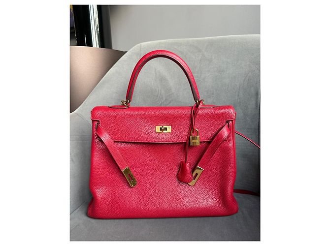 Hermès Kelly 35 in pelle Togo vermiglio con finiture oro - vista 2