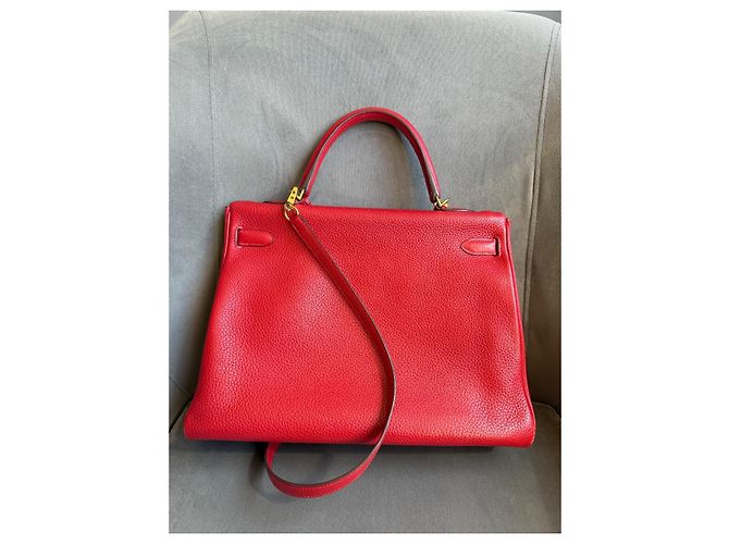 Hermès Kelly 35 in pelle Togo vermiglio con finiture oro - vista 6