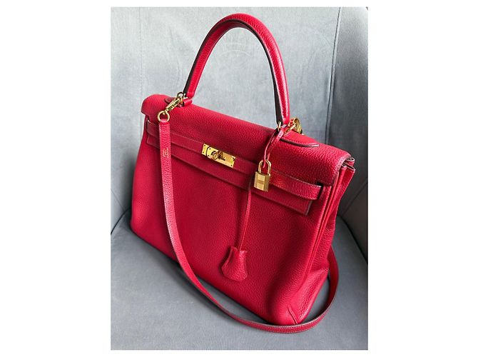 Hermès Kelly 35 in pelle Togo vermiglio con finiture oro - vista 9