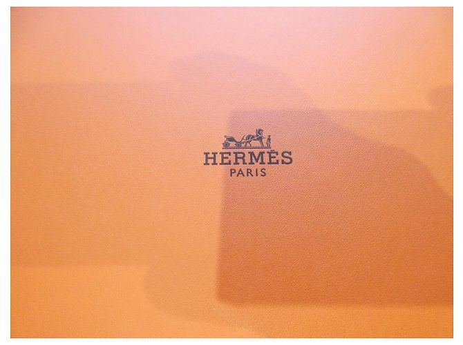large Hermès box for Hermès handbag model Birkin 30 number 1313 Orange - view 2