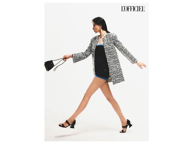 Chanel 22S Runway Sequin CC Logo Black and White Jacket FR 40 - view 11