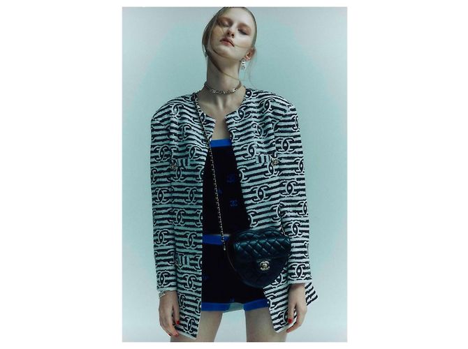Chanel 22S Runway Sequin CC Logo Black and White Jacket FR 40 - view 14
