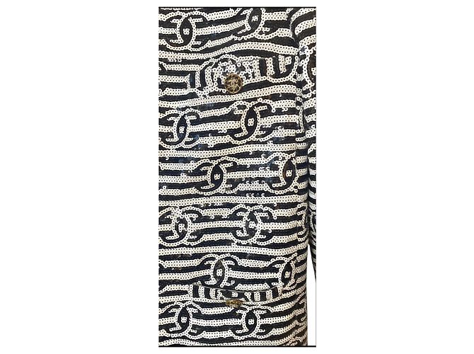Chanel 22S Runway Sequin CC Logo Black and White Jacket FR 40 - view 5