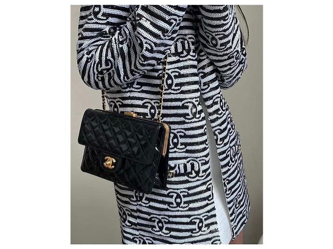 Chanel 22S Runway Sequin CC Logo Black and White Jacket FR 40 - view 7