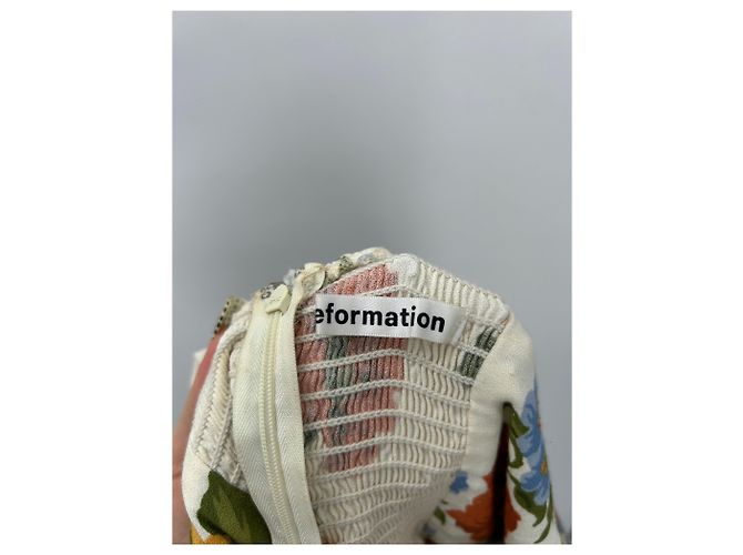 Reformation Langes Kleid mit Blumen V-Ausschnitt Mehrfarben - Ansicht 6