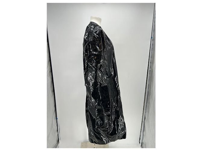 Filippa K Trench de vinilo negro - vista 3