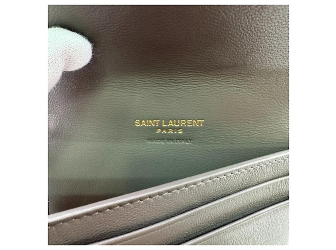 Billetera tri-fold V-Stitch gris Saint Laurent Castaño - vista 11