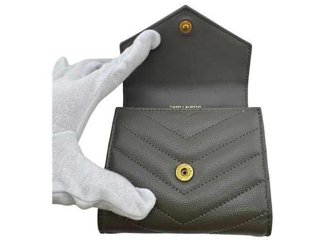 Billetera tri-fold V-Stitch gris Saint Laurent Castaño - vista 7