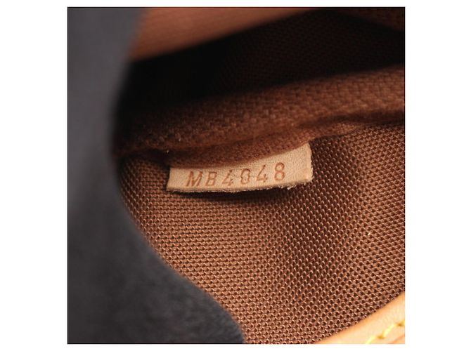 Louis Vuitton Saumur 30 Monogram Shoulder Bag Brown - view 6