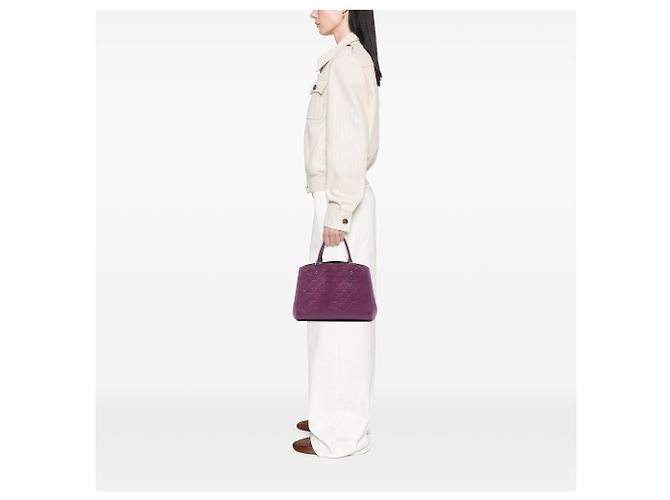 Louis Vuitton Monograma Empreinte Montaigne MM en púrpura - vista 7