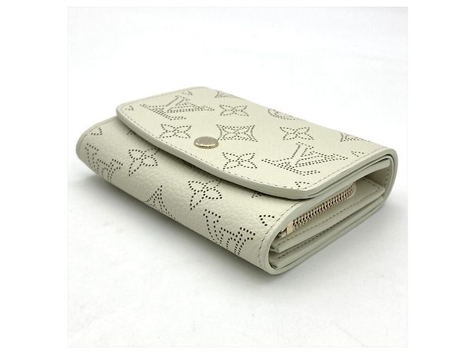 Billetera Compacta Bi-fold Mahina Iris de Louis Vuitton - vista 2