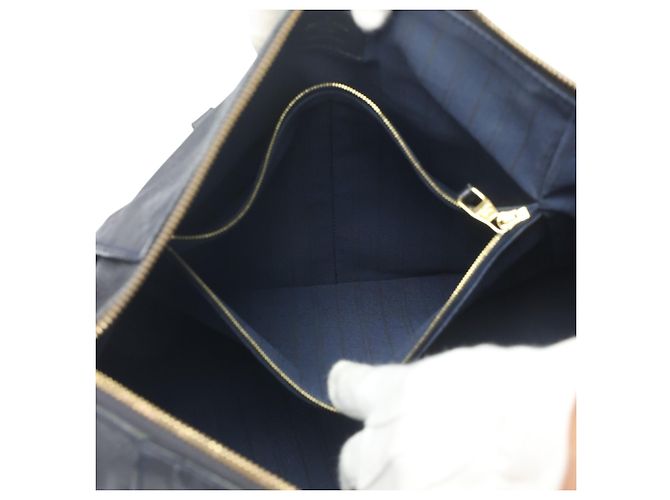 Borsa tote Lumineuse PM Monogram Empreinte Louis Vuitton Nero - vista 13
