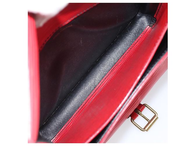 Borsa Cartouchiere Louis Vuitton in pelle Epi MM Rosso - vista 5