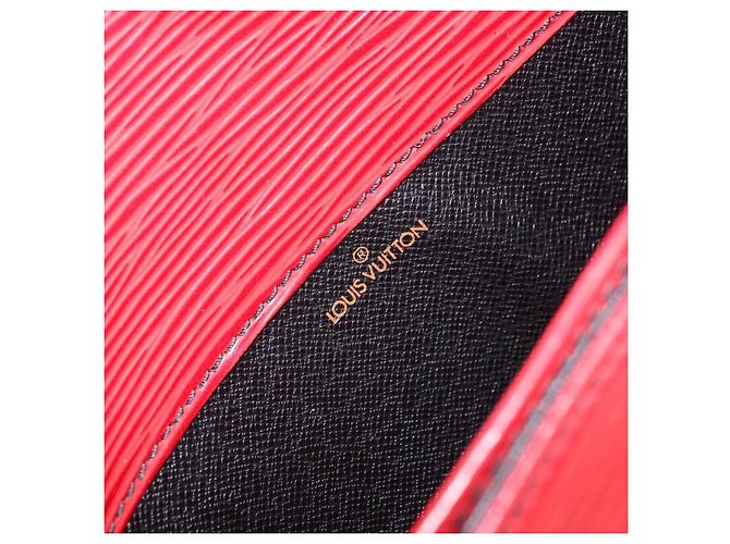 Borsa Cartouchiere Louis Vuitton in pelle Epi MM Rosso - vista 7