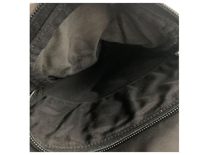 Bolso de hombro de nylon negro con placa de logo triangular Prada - vista 6