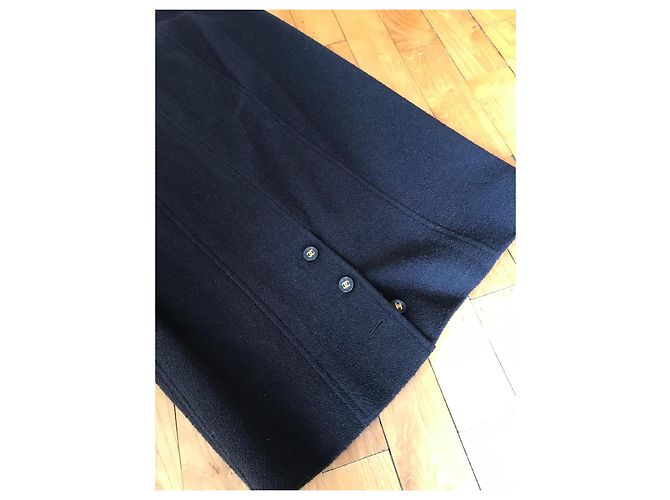 Falda Chanel de lana bouclé azul marino con estampado CC - vista 3