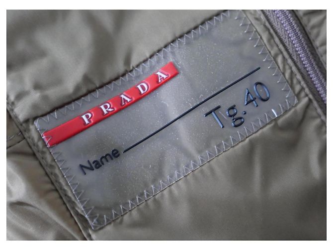 Jaqueta de esqui acolchoada em ouro caqui Prada Linea Rossa com cinto - vista 7