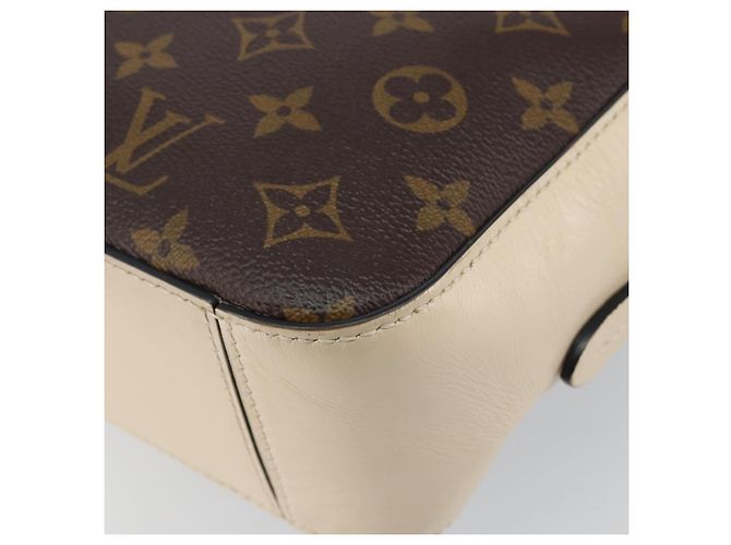 LOUIS VUITTON Borsa a Spalla Monogram Saintonge Bianca M43559 LV Auth 143616 Bianco - vista 17